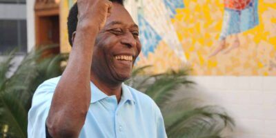 Pelé recebe alta do hospital Albert Einstein