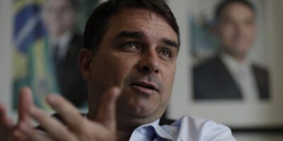 Flávio: ‘A questão da vacina gerou desgaste a Bolsonaro’