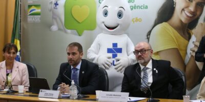 Covid: governo libera quarta dose para maiores de 40 anos