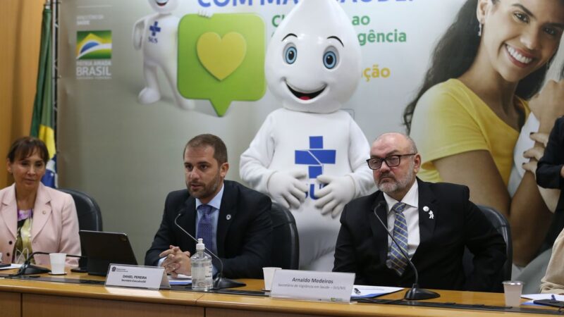 Covid: governo libera quarta dose para maiores de 40 anos