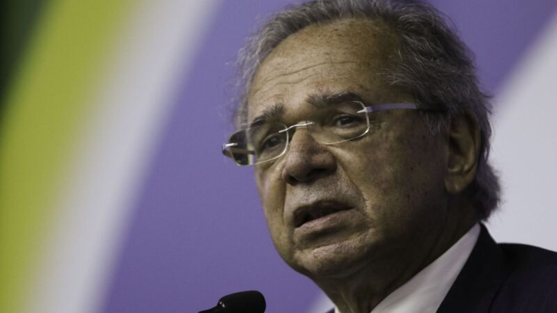 Conta de luz cairá 18% sem pôr empresas em risco, diz ministro