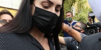 Mãe do menino Henry Borel deixa a prisão