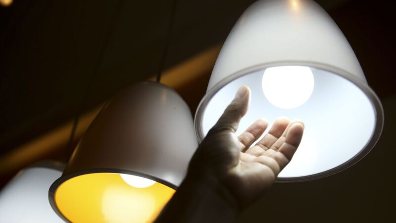 Operador do Sistema Elétrico diz que conta de luz deve ficar sem taxa extra até o fim do ano