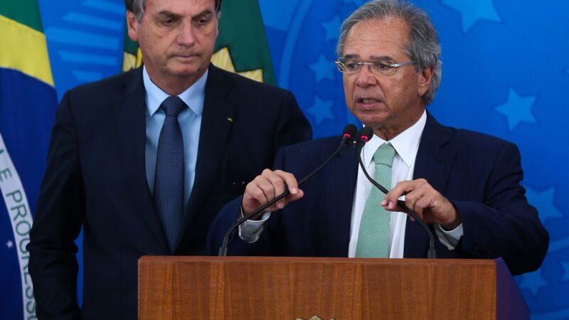 Após aumento de 5% para servidores, governo prepara correção do IR