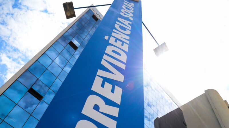 INSS começa a pagar hoje 13º antecipado