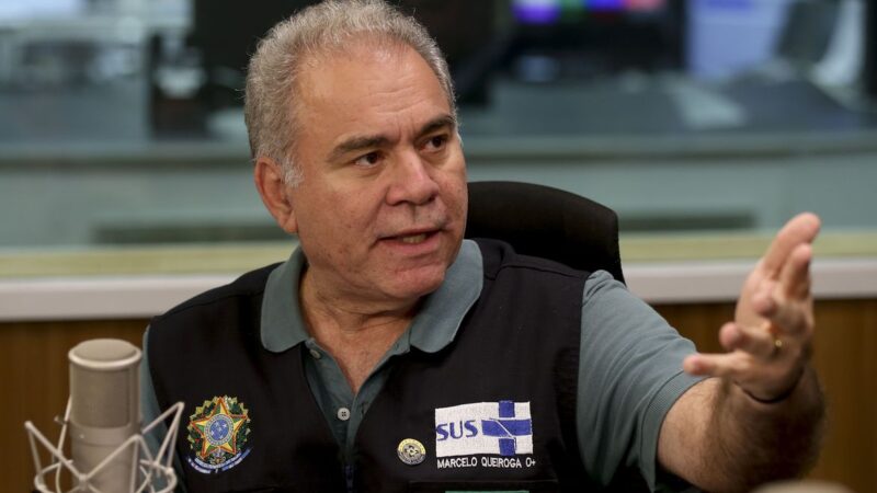 Governo anuncia fim da emergência pela Covid