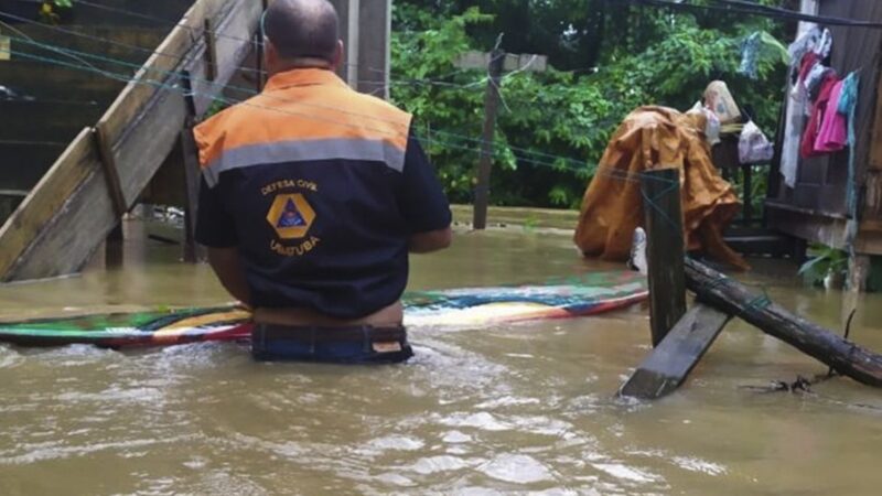 SP: Chuva bloqueia estradas e deixa desabrigados
