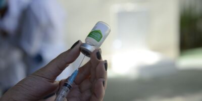 Saúde amplia 4ª dose para pessoas acima de 50 anos