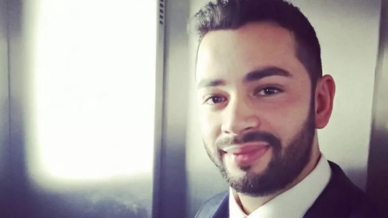 Policial penal que matou petista em Foz do Iguaçu é levado para casa com tornozeleira eletrônica