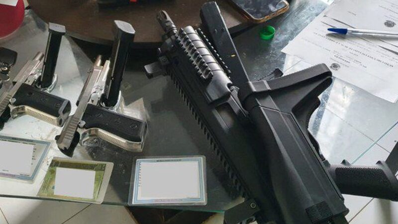 Operação da PF investiga fraude na aquisição de armas, em Teresina