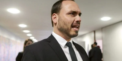 Carlos Bolsonaro processa Porchat por danos morais