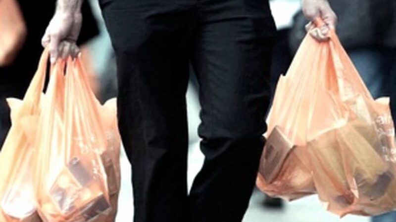 DF proíbe distribuição de sacolas plásticas