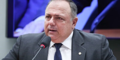 Pazuello cobra de ministro explicações sobre mudança no comando da Petrobras