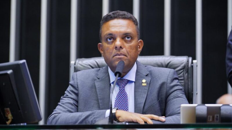 Racha entre bolsonaristas: Otoni de Paula prepara discurso contra presidente da Fundação Palmares