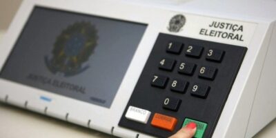 Integrantes das Forças Armadas vão ao TSE inspecionar urnas