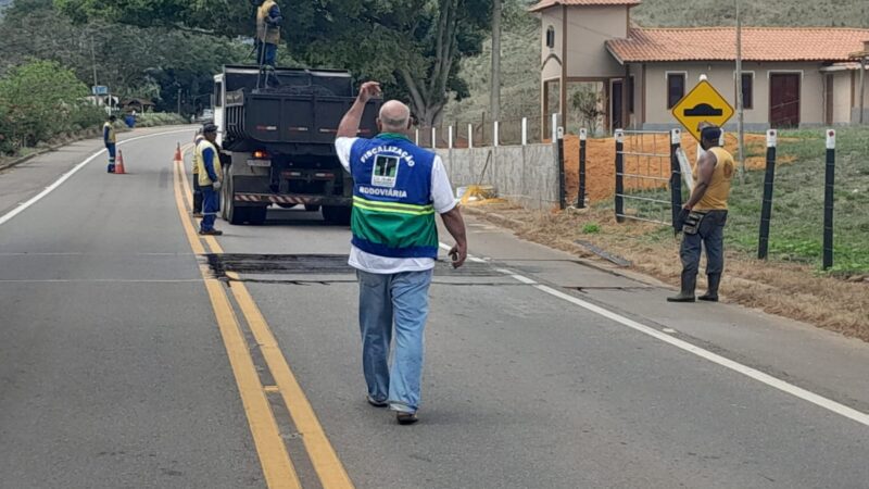 Jair Bittencourt celebra obra na RJ 116, em São Sebastião do Alto