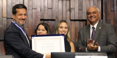 Procurador Raphael Sofiati recebe a Medalha Tiradentes