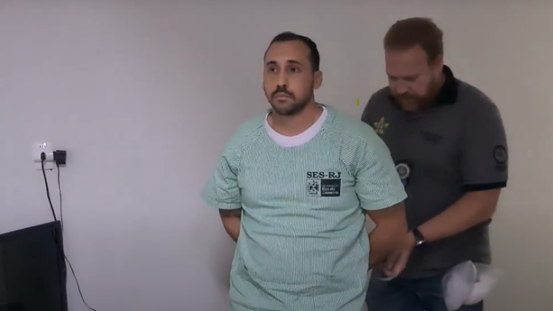 Justiça aceita denúncia e anestesista flagrado em estupro vira réu no RJ