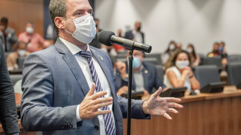 Alerj analisa criação de benefícios específicos a mães solo