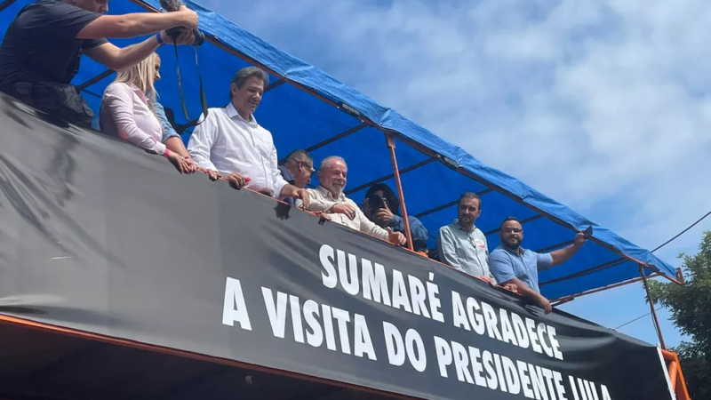 Lula diz que Bolsonaro ‘só atende os filhos dele e os milicianos que cercam ele’