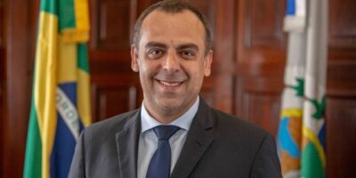 Deputado bolsonarista propõe ‘Diploma Olavo de Carvalho’ para homenagear personalidades