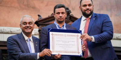 Léo Pelanca, prefeito de Italva, recebe homenagem na Alerj