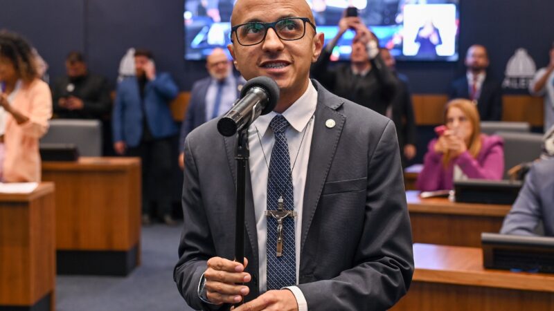 Deputado Márcio Gualberto apresenta campanha contra o uso da linha chilena