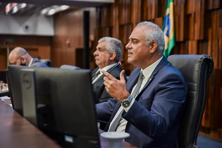 Deputado Jair Bittencourt pede explicações ao Incra sobre terreno em Itaperuna