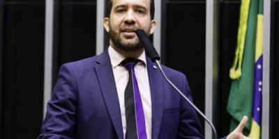 Janones: Povo buscará alternativa a Lula e Bolsonaro