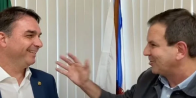 Flávio Bolsonaro e Paes gravam vídeo para anunciar investimentos