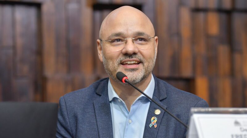 Pais e mães de PCDs frente a frente com planos de saúde na CPI da Alerj