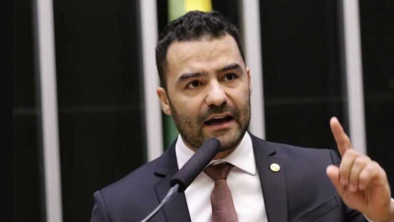 Do Val renuncia ao mandato de deputado estadual