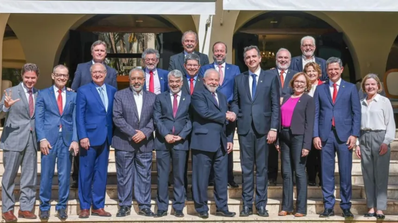 Lula chama orçamento secreto de “podridão”