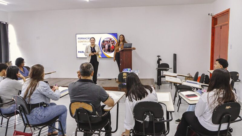 Eleitos para o Parlamento Juvenil da Alerj recebem capacitação presencial