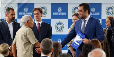 Governo entrega títulos de propriedade para moradores da Zona Oeste