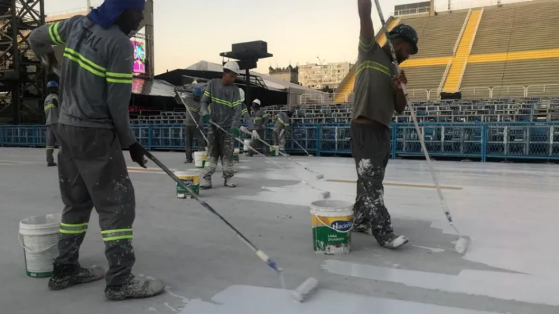 Sambódromo tem pintura, vistoria e montagem