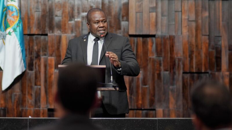 Alerj analisa projeto que proíbe cobrança unificada de água e esgoto no Estado do Rio