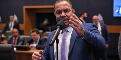 Alerj aprova moção de repúdio contra prefeito de Itatiaia, preso ao chamar atendente de “negrinha”