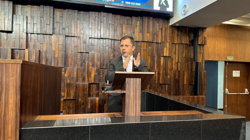 OS na Educação: privatização da gestão das escolas é preocupante, alerta deputado