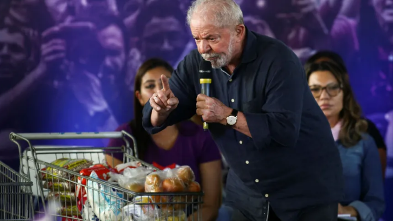 Lula é criticado por adversários após fala sobre policiais