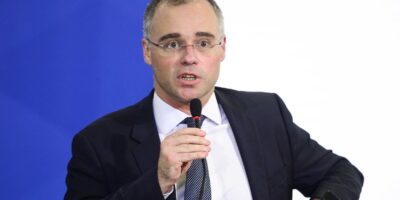 Mendonça suspende políticas dos estados sobre ICMS do diesel