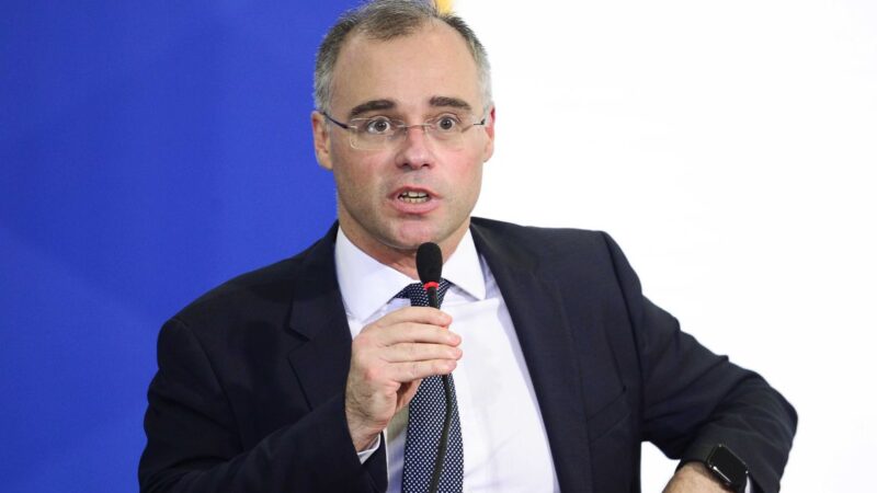 Mendonça suspende políticas dos estados sobre ICMS do diesel