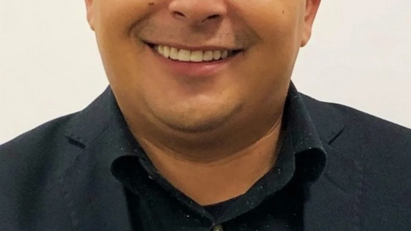 Suplente pressiona PT de São Gonçalo para tomar mandato de vereador expulso