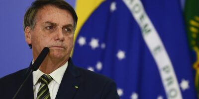 Bolsonaro diz que Moraes “quer censurar mídias sociais”