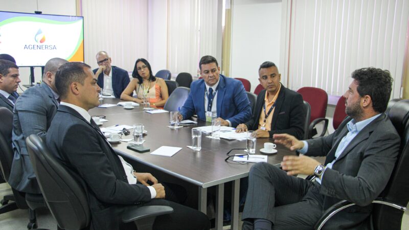 Deputado Felipinho Ravis se reúne com presidente da Agência de Energia e Saneamento Básico