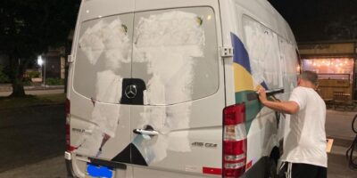 Deputado bolsonarista tem carro vandalizado por vizinho em condomínio na Barra