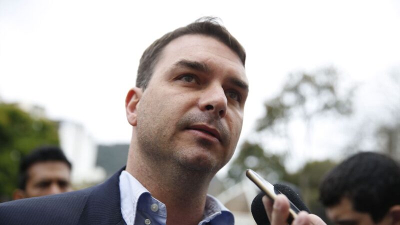 Senador Flávio Bolsonaro quer reduzir maioridade penal para 16 anos
