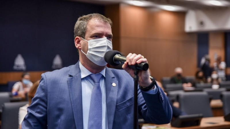 Deputado propõe projeto para ajudar a reduzir número de gestações não planejadas