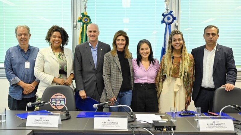 Frente Parlamentar do Complexo Econômico-Industrial da Saúde é instalada na Alerj