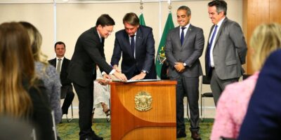 Auxílio Brasil permanente de R$ 400 é sancionado